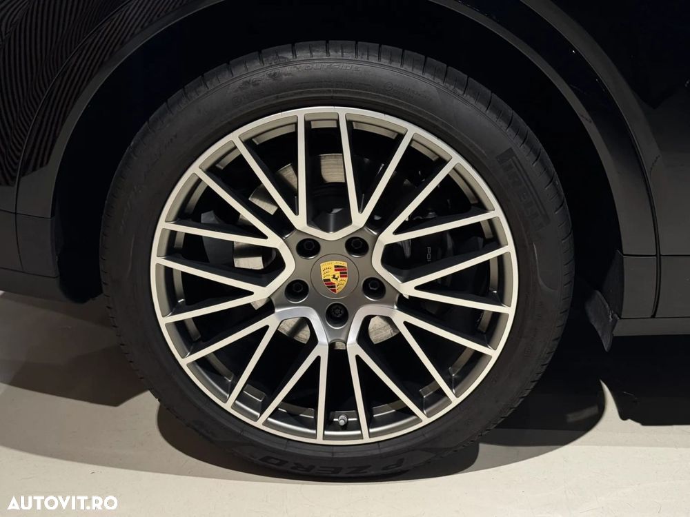Porsche Cayenne - 15
