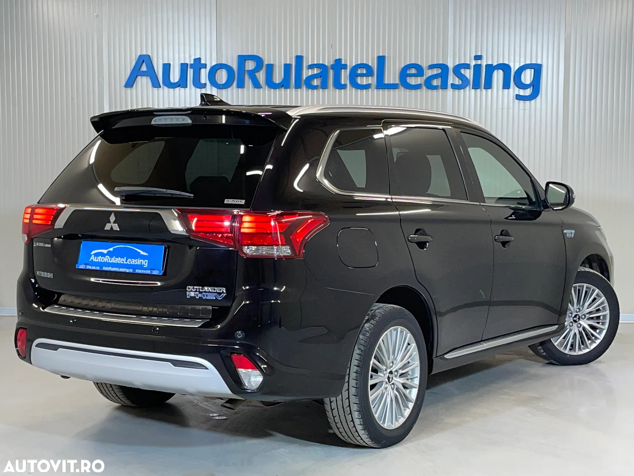 Mitsubishi Outlander 2.4 4WD Plug-In Hybrid Top - 3