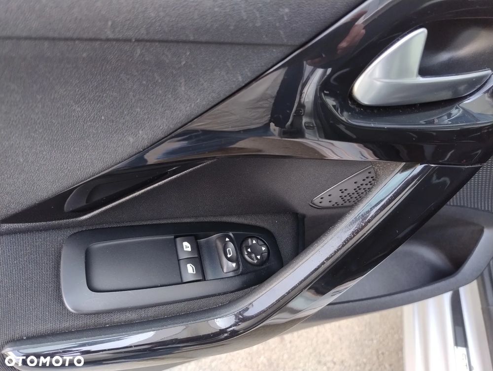 Peugeot 208 1.2 PureTech Allure - 8