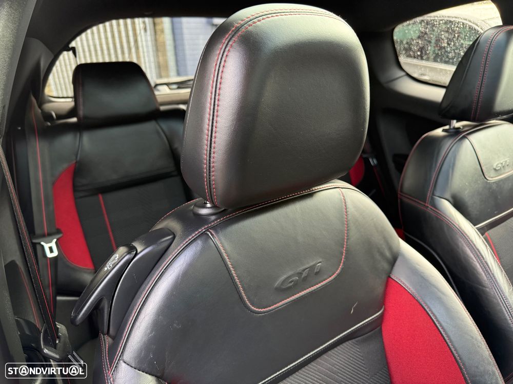 Peugeot 208 GTI 200 THP - 45