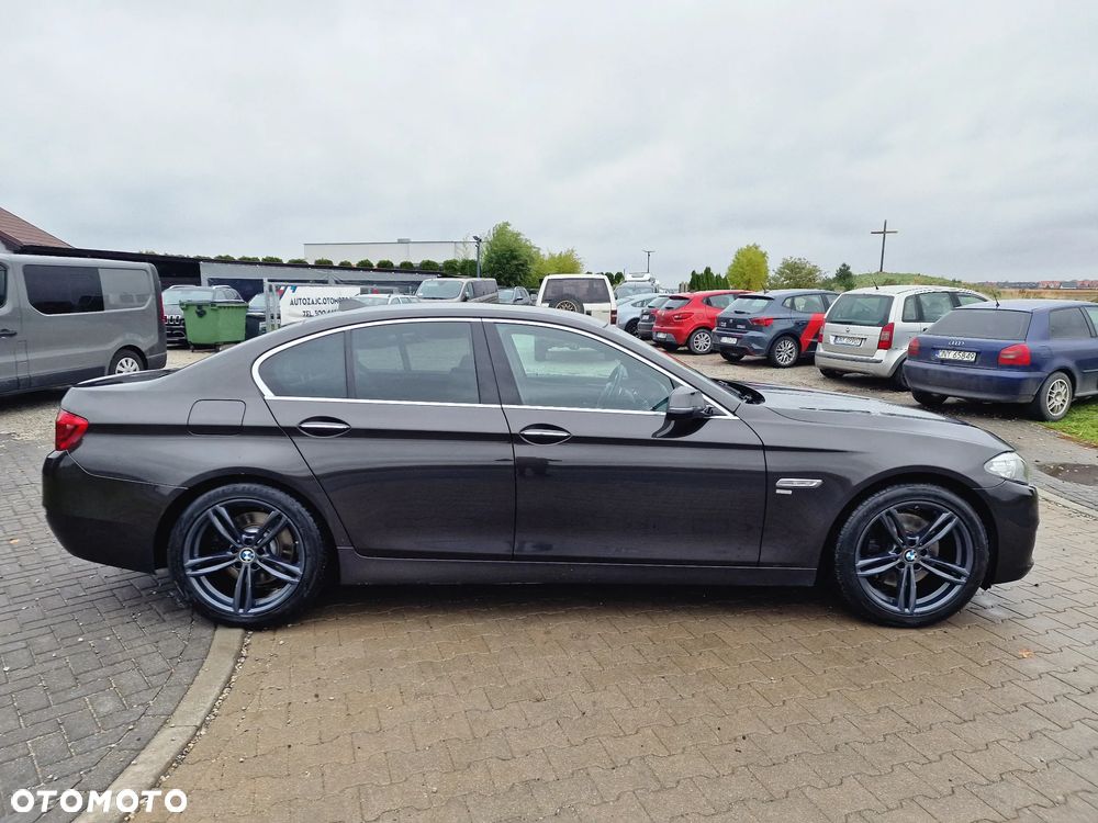 BMW Seria 5 530d xDrive Sport-Aut Luxury Line - 7