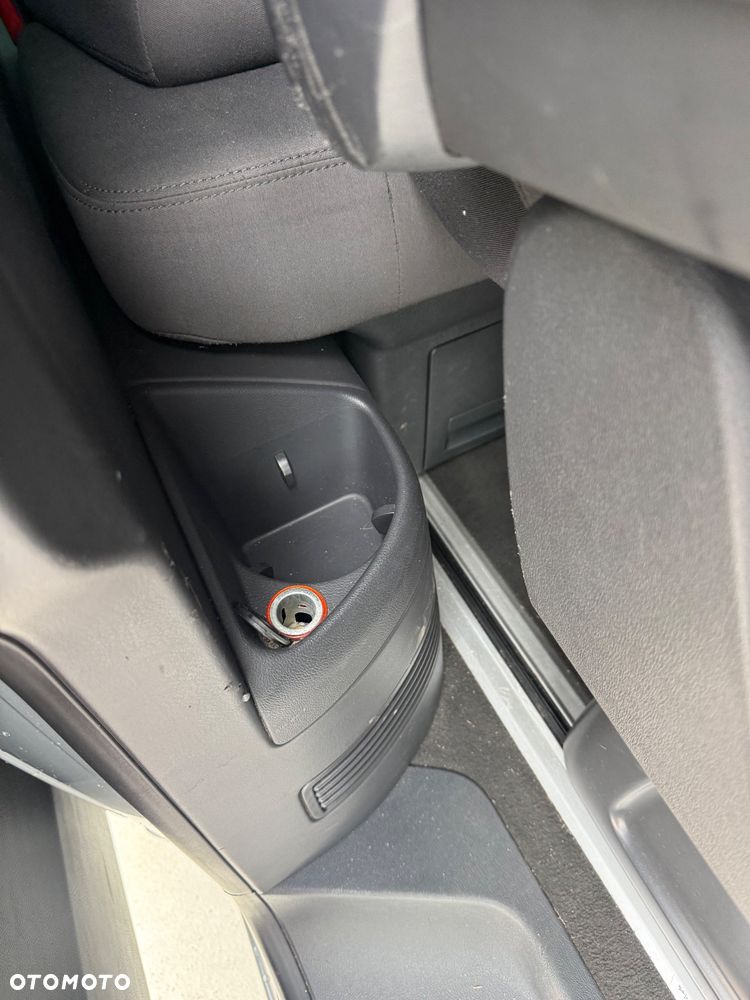 Volkswagen Multivan - 22