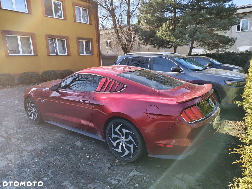 Ford Mustang 5.0 V8 GT - 4