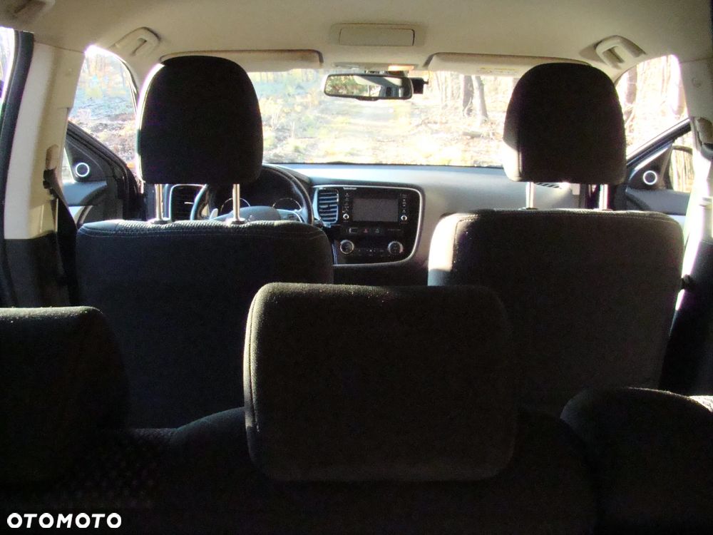 Mitsubishi Outlander 2.0 Intense + 4WD CVT - 14