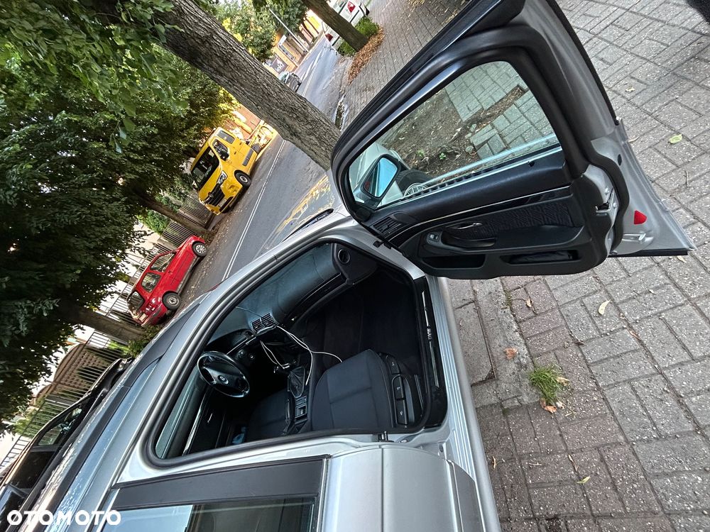 BMW Seria 5 520i - 7