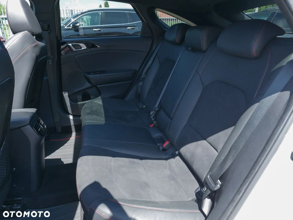 Kia ProCeed 1.6 T-GDI GT DCT - 24
