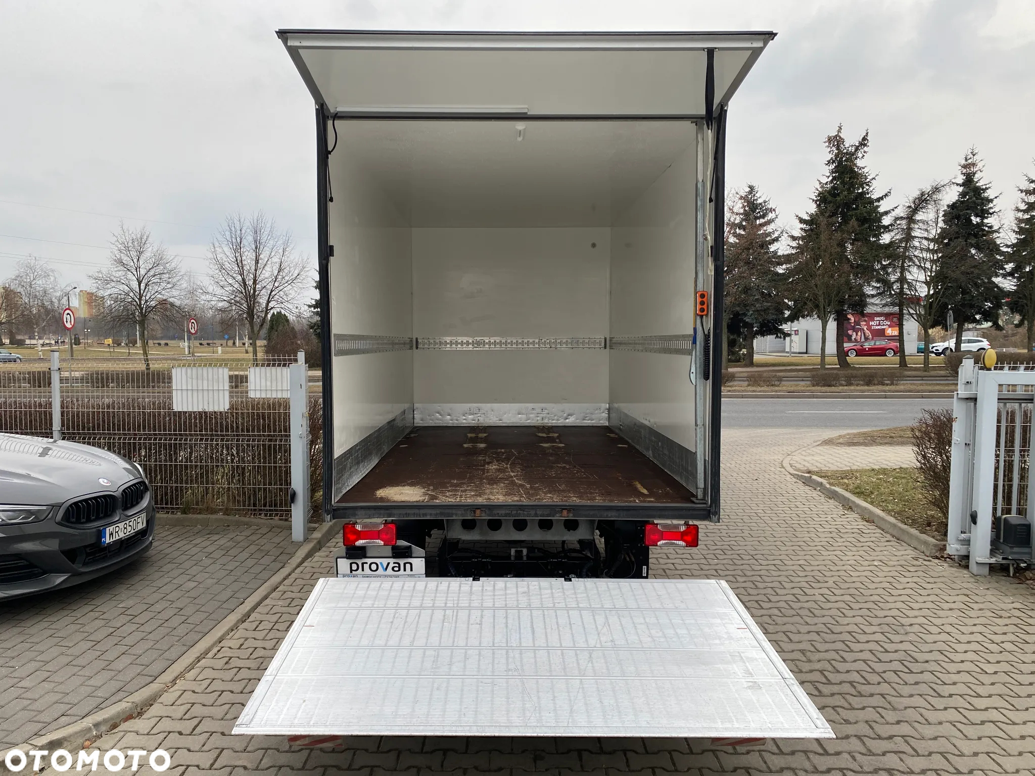 Iveco DAILY 35-160 HI-MATIC KONTENER 8 EUROPALET WINDA ZEPRO - 21