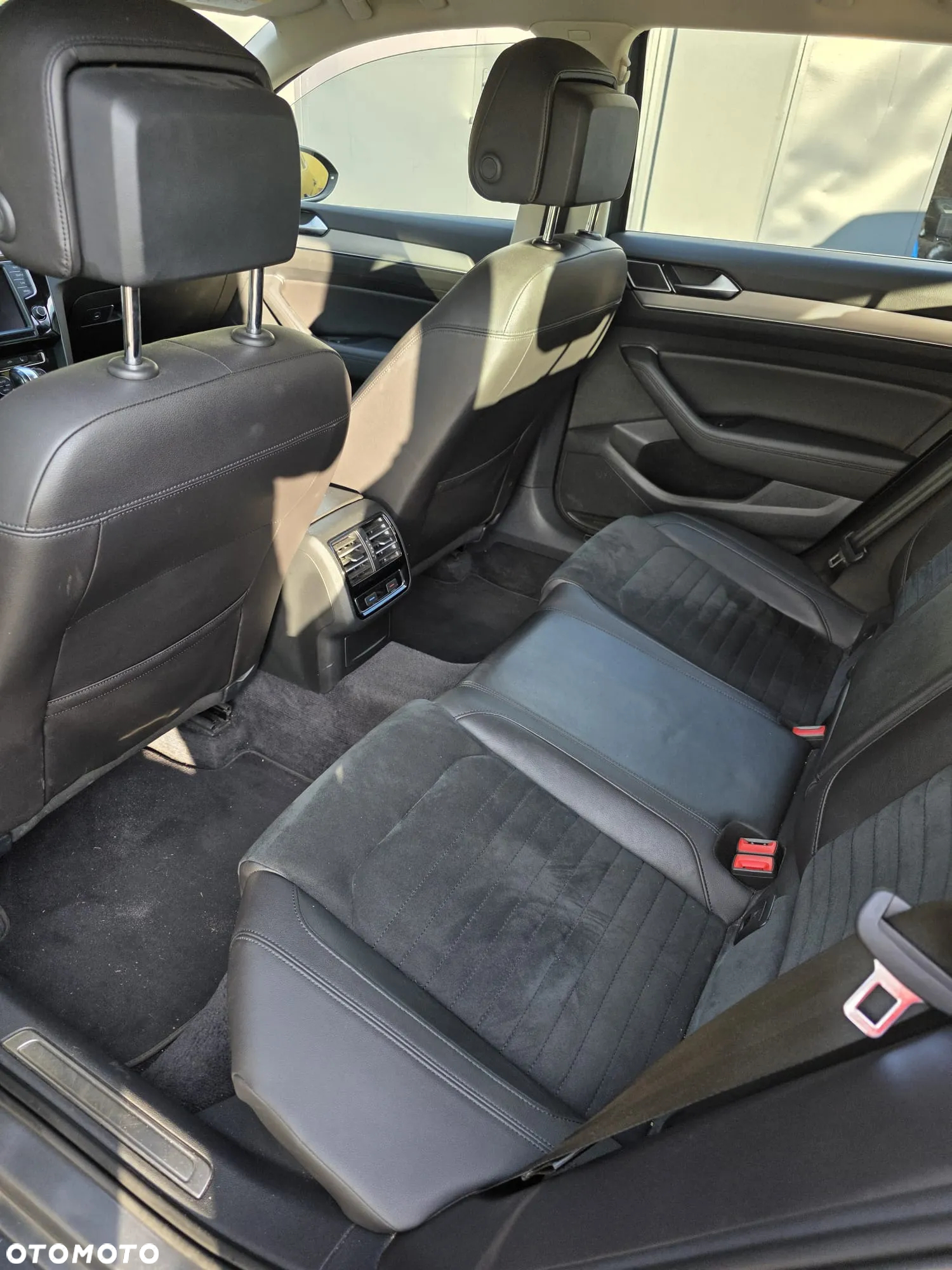 Volkswagen Passat 2.0 TDI BMT 4Mot Highline DSG - 10