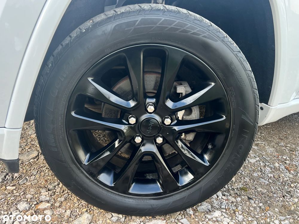 Jeep Grand Cherokee - 19