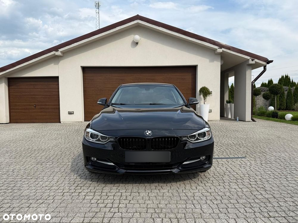 BMW Seria 3 335i Touring Sport Line - 4