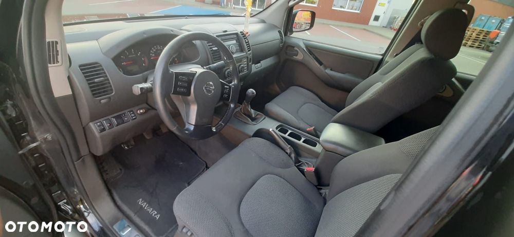 Nissan Navara 2.5 D Platinum - 12