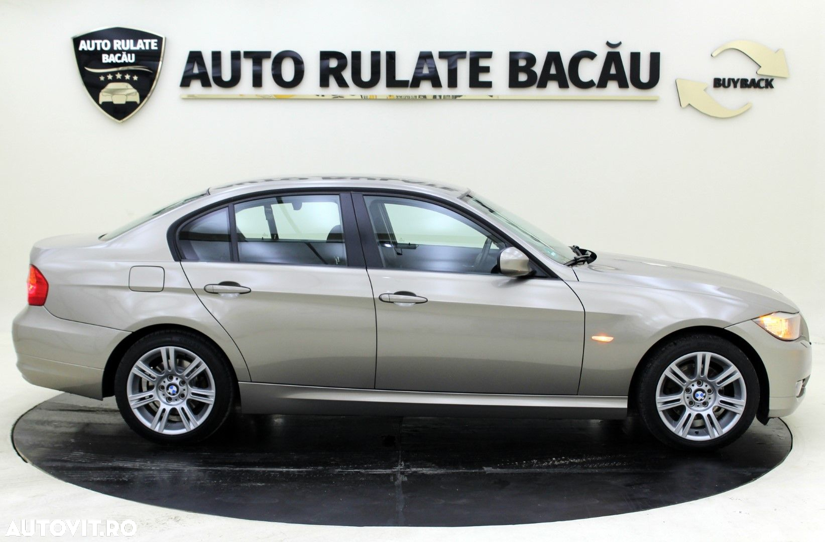 BMW Seria 3 318i Touring - 4