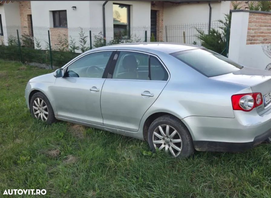 Volkswagen Jetta 1.9 TDI Comfortline - 6