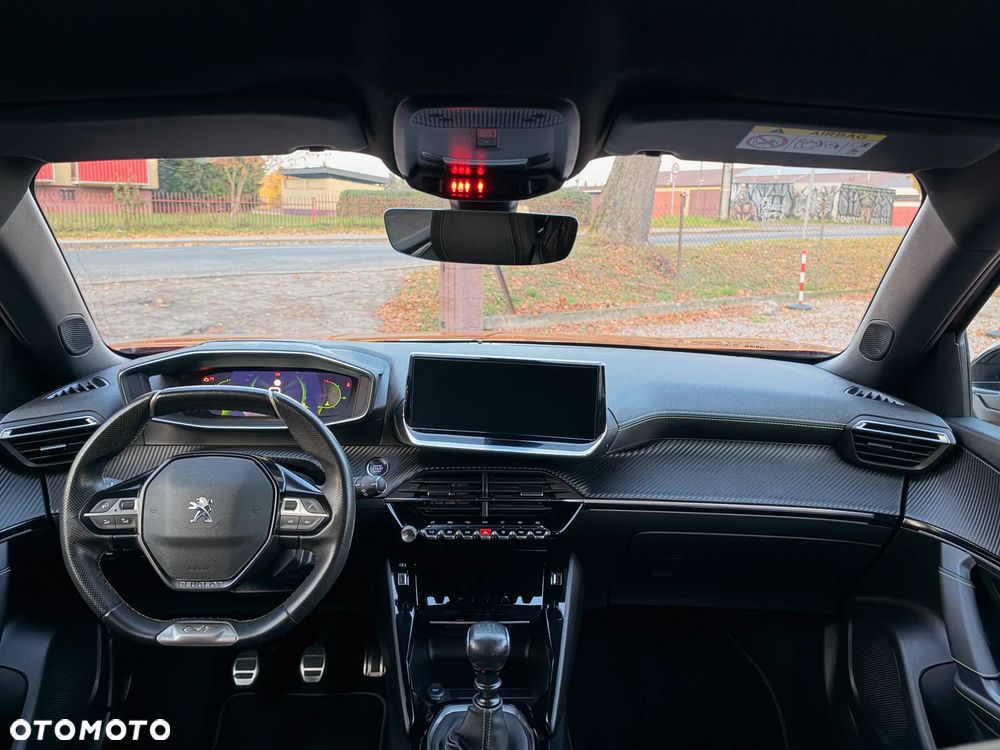 Peugeot 2008 1.2 PureTech GT Line S&S - 30