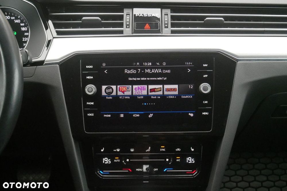 Volkswagen Passat 2.0 TSI Business DSG - 10