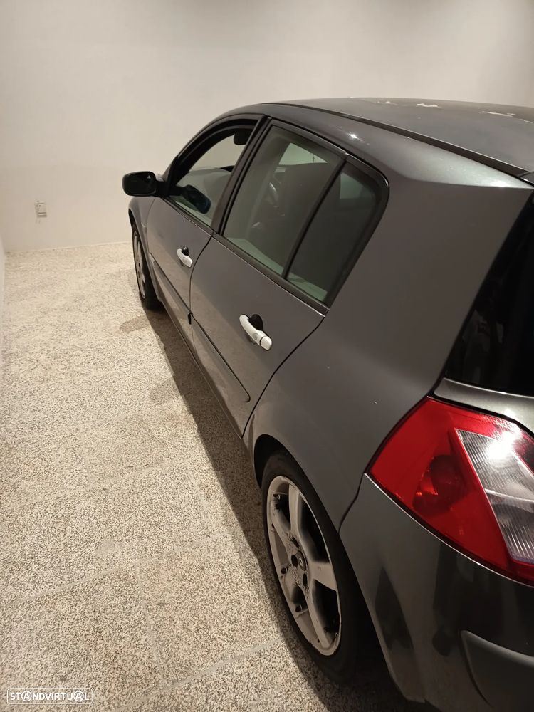 Renault Mégane 1.5 dCi Confort - 4