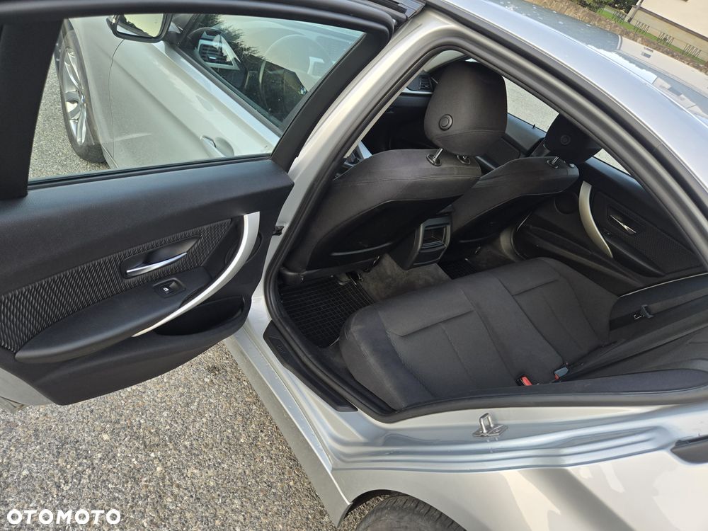 BMW Seria 3 320d - 20