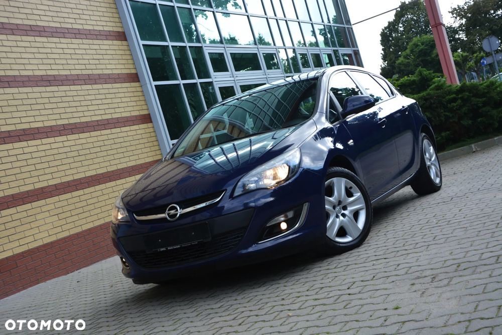 Opel Astra 1.6 ECOFLEX Start/Stop Fun - 2
