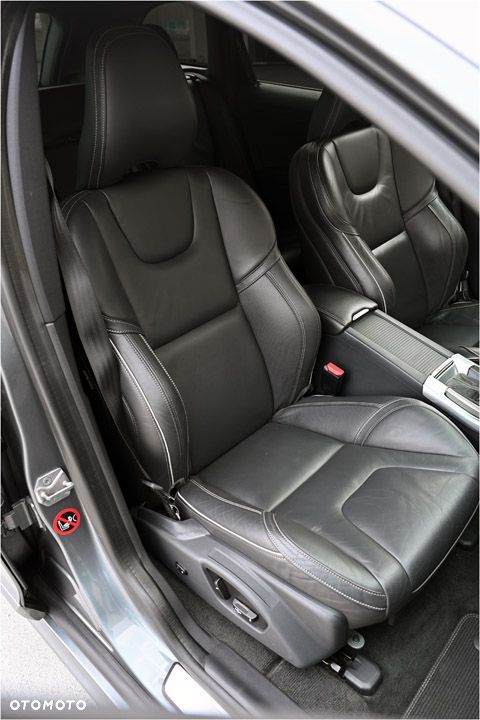 Volvo XC 60 D4 Drive-E R-Design Momentum - 28