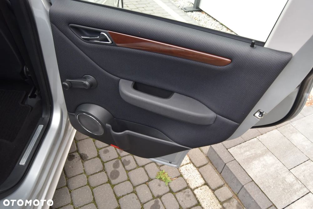 Mercedes-Benz Klasa A 160 BlueEFFICIENCY Elegance Special Edition - 21