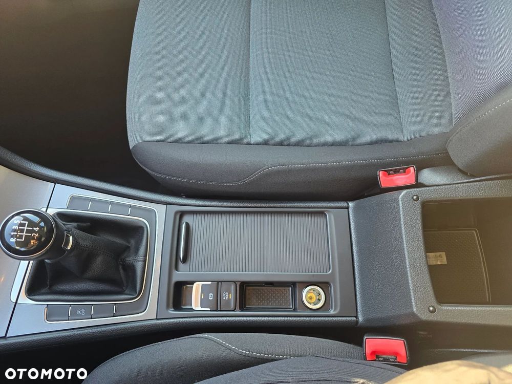 Volkswagen Golf 1.2 TSI BlueMotion Technology Comfortline - 25