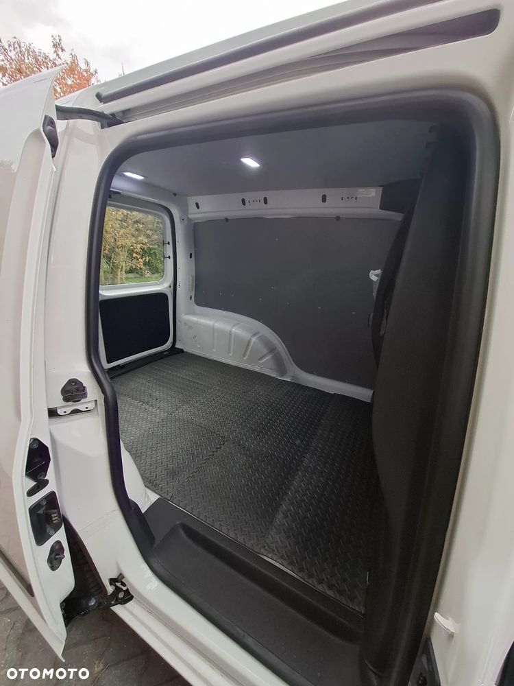 Volkswagen Caddy - 24