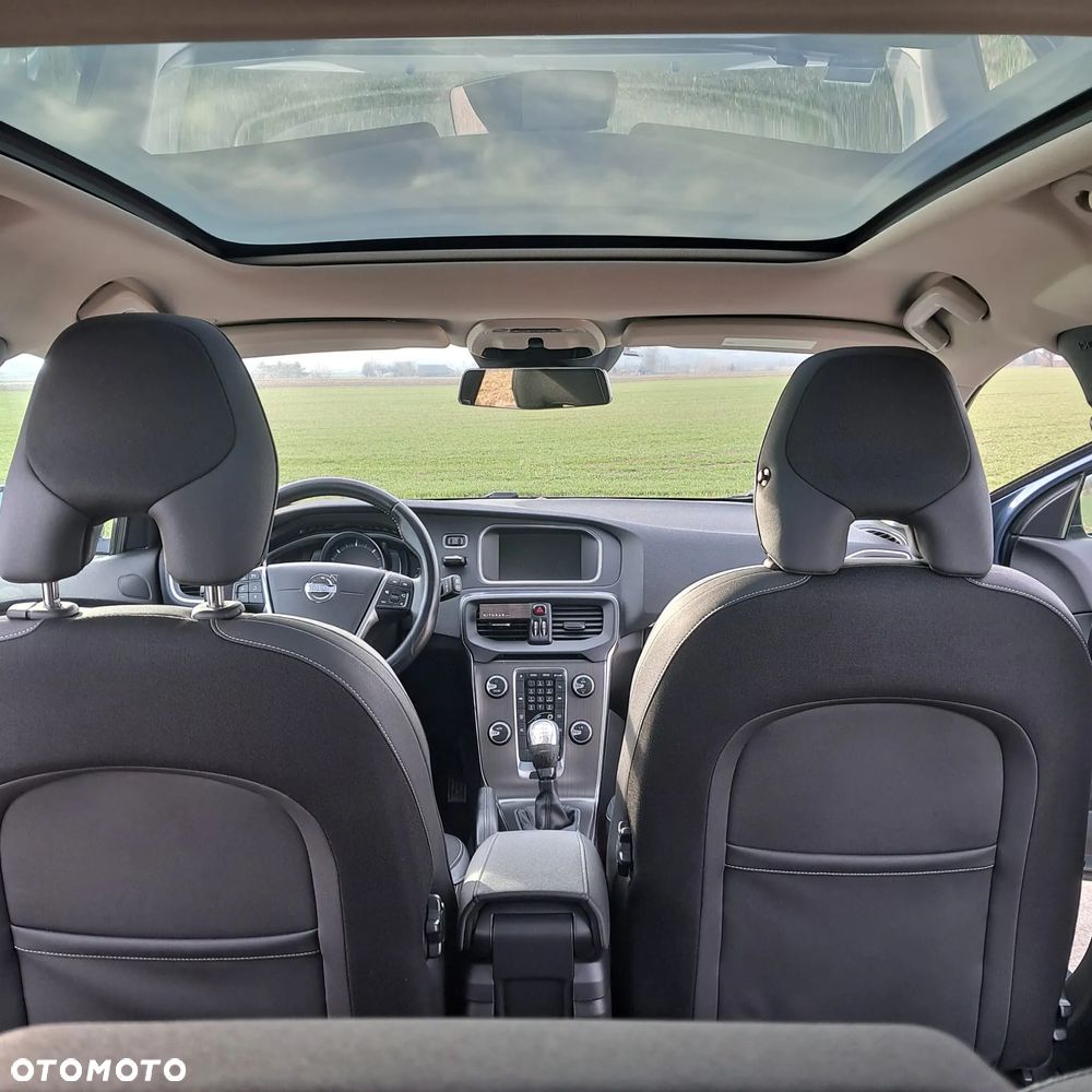 Volvo V40 D2 Momentum - 16