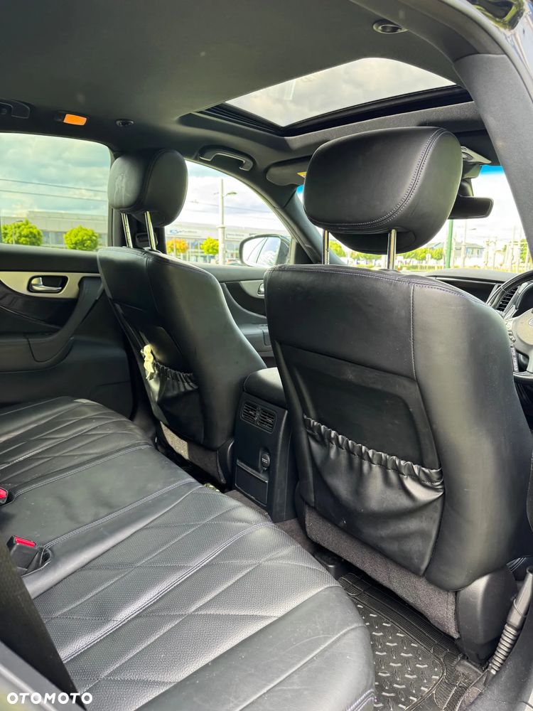 Infiniti Q70 3.0d S Premium - 9