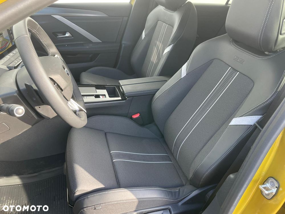 Opel Astra 1.2 T GS S&S - 12