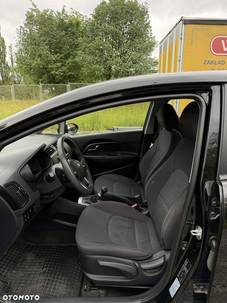Kia Rio - 10