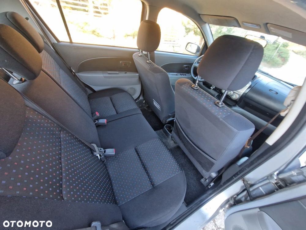 Daihatsu Sirion 1.0 - 13