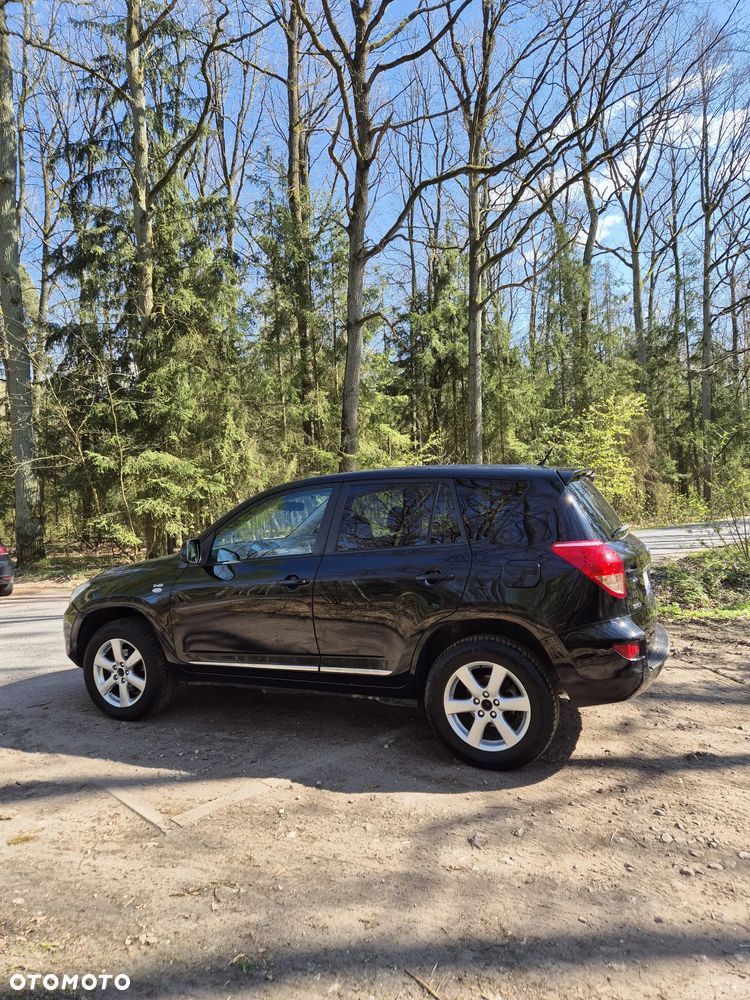 Toyota RAV4 2.2 D-4D Sol - 4