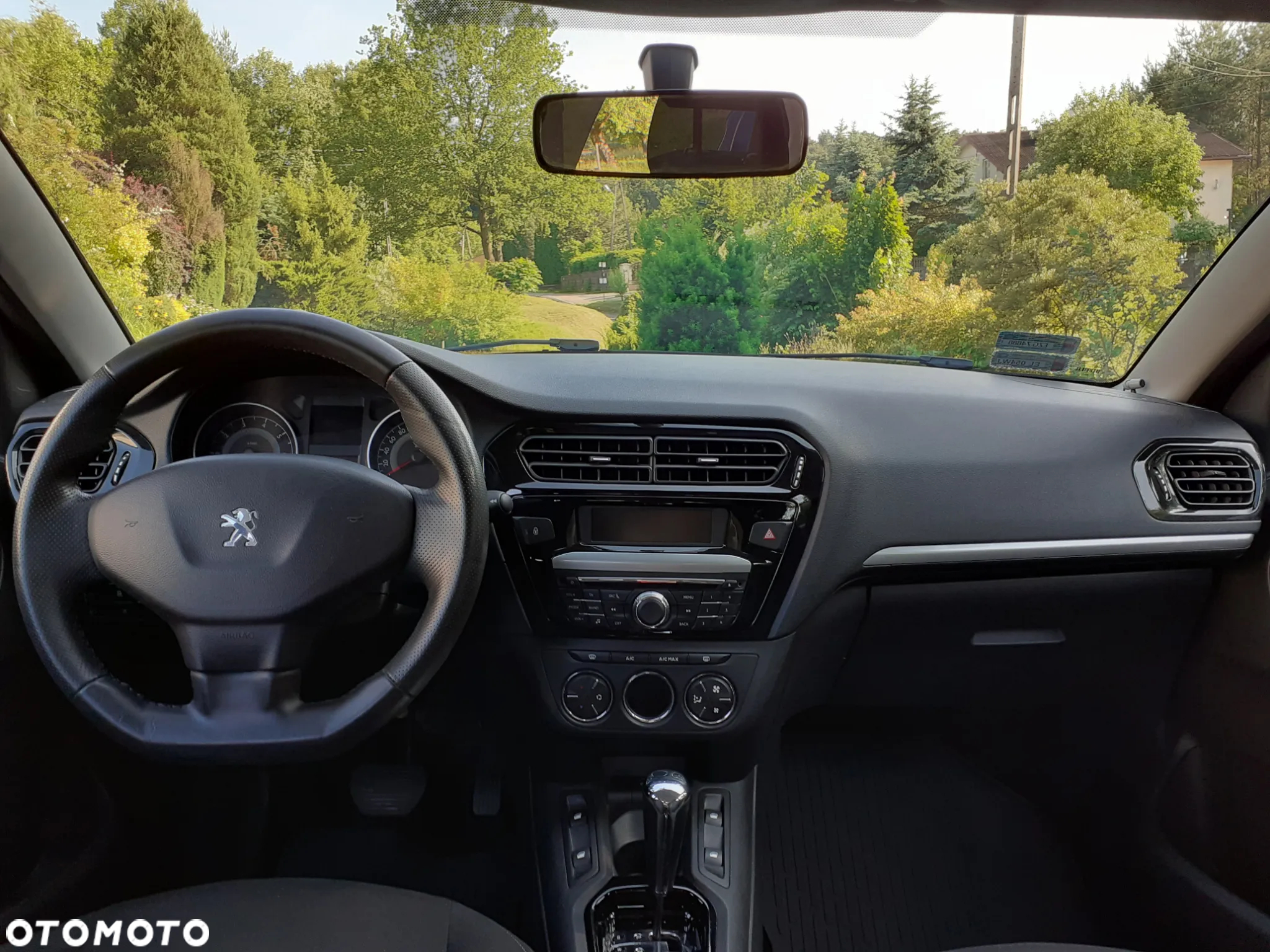 Peugeot 301 1.6 VTi Allure EAT6 - 7