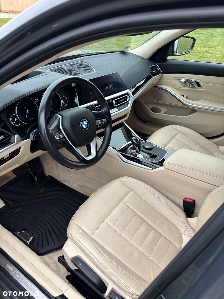 BMW Seria 3 318d Edition Luxury Line Purity - 18