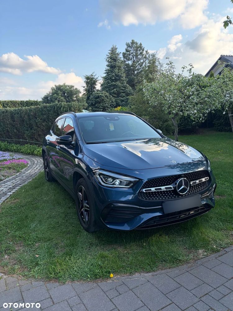 Mercedes-Benz GLA - 2