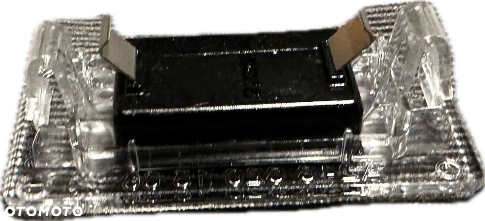LAMPKA OSWIETLENIE TABLICY REJESTRACYJNEJ MERCEDES B W242 W246 ORYGINAL NOWE 2468201566 - 2