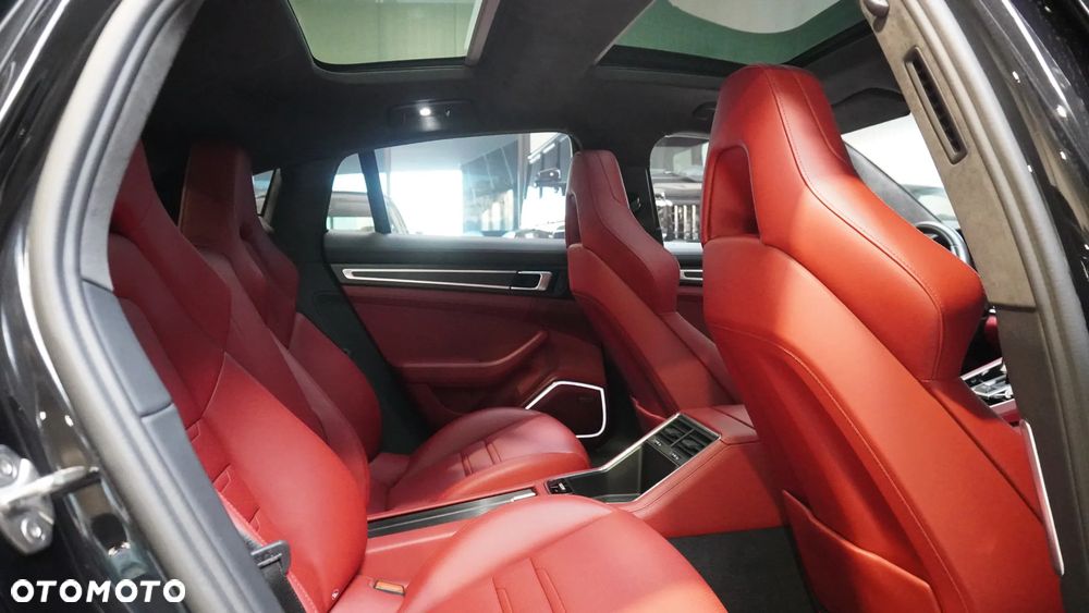 Porsche Panamera GTS - 12
