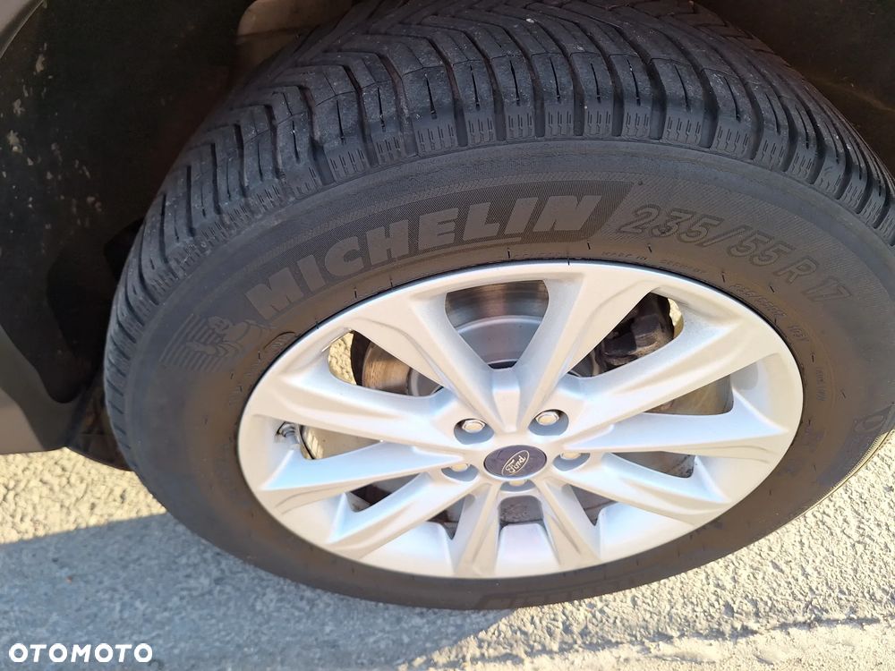 Ford Kuga 2.0 TDCi 4x4 Titanium - 36