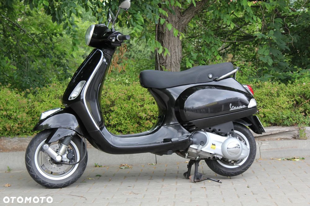 Piaggio Vespa - 2