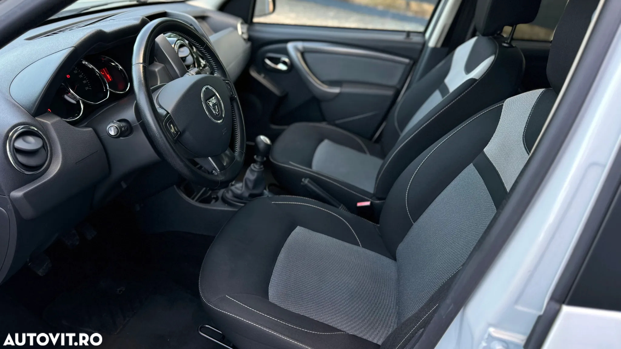 Dacia Duster 1.5 dCi 4x2 Laureate - 5