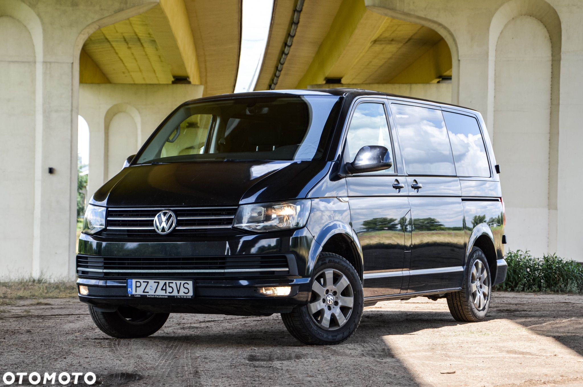 Volkswagen Transporter - 1