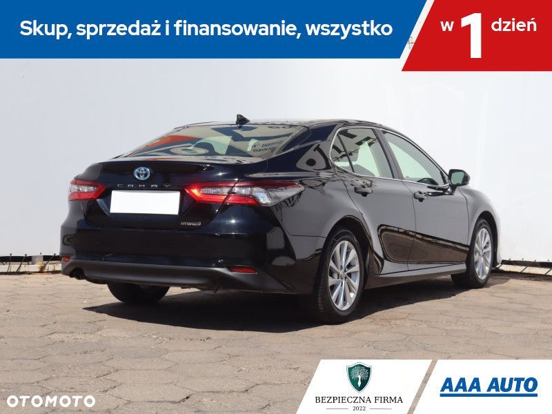 Toyota Camry - 7