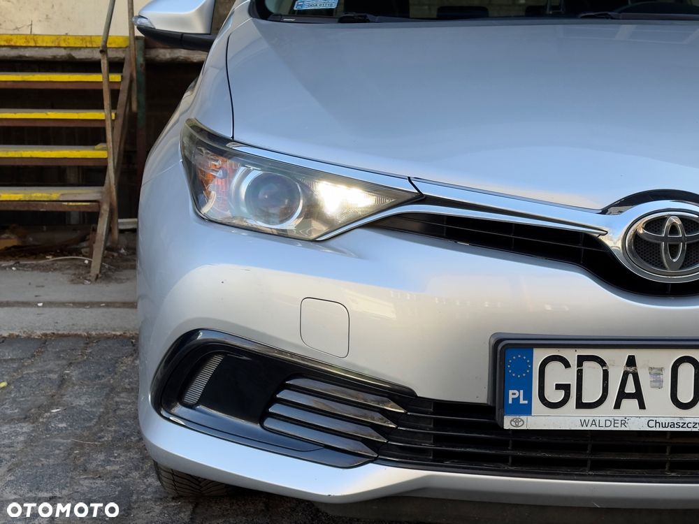 Toyota Auris - 2