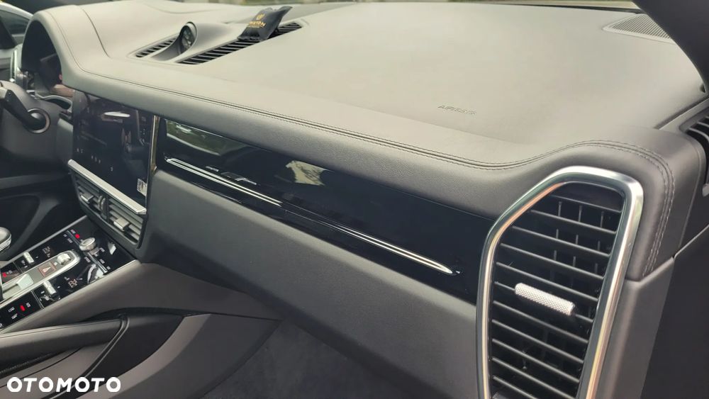 Porsche Cayenne Standard - 18