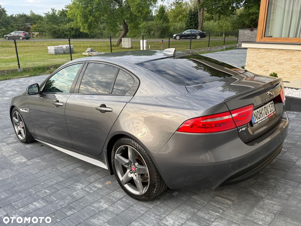 Jaguar XE 2.0 D R-Sport - 5