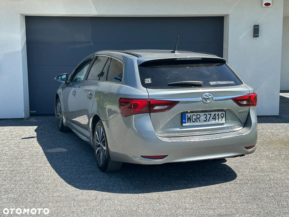 Toyota Avensis 1.8 Prestige MS - 9