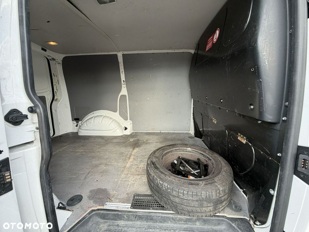 Volkswagen Transporter - 21