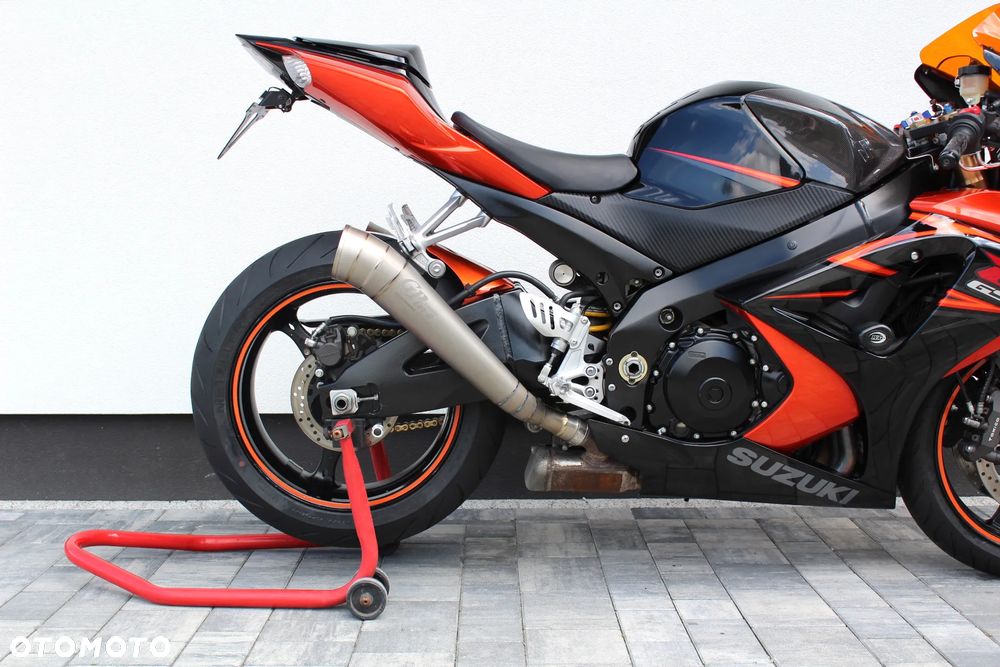 Suzuki GSX-R - 10