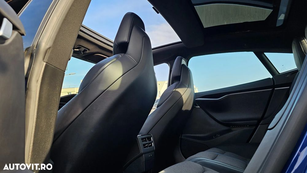 Tesla Model S - 15