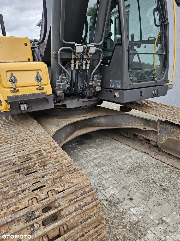 Volvo EC 220DL - 16